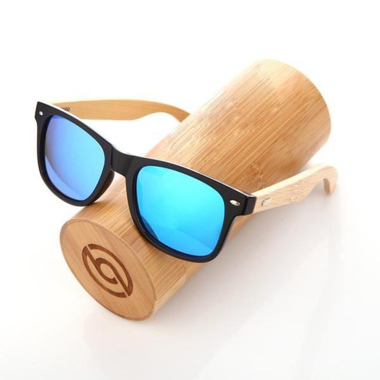 Lunettes en bois avec son étui