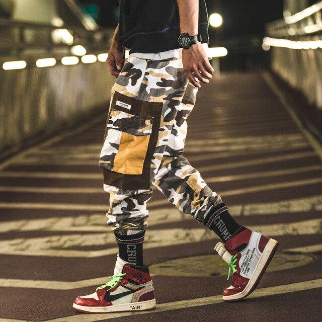 pantalon cargo motif camouflage