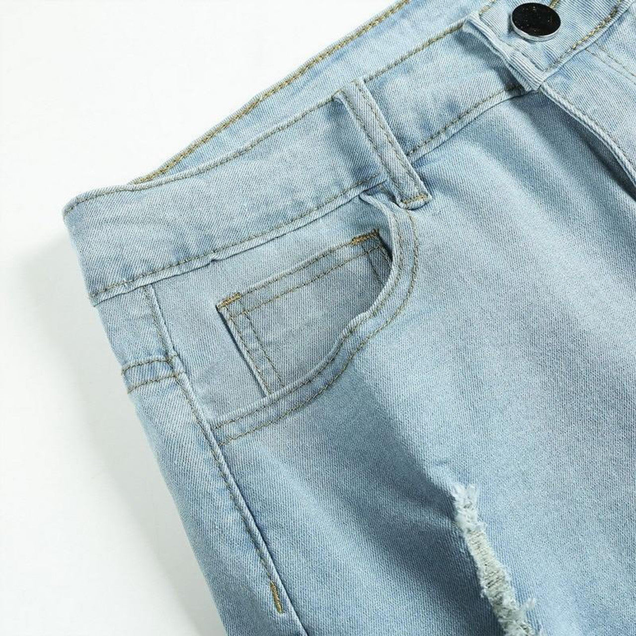 Short Denim à Ourlet Effiloché